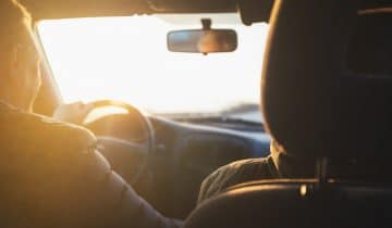 7 Bad Habits During Driving That Are Harmful and Illegal
