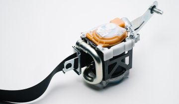 Seat Belt Won’t Retract? Here Are the Most Common Causes and Fixes
